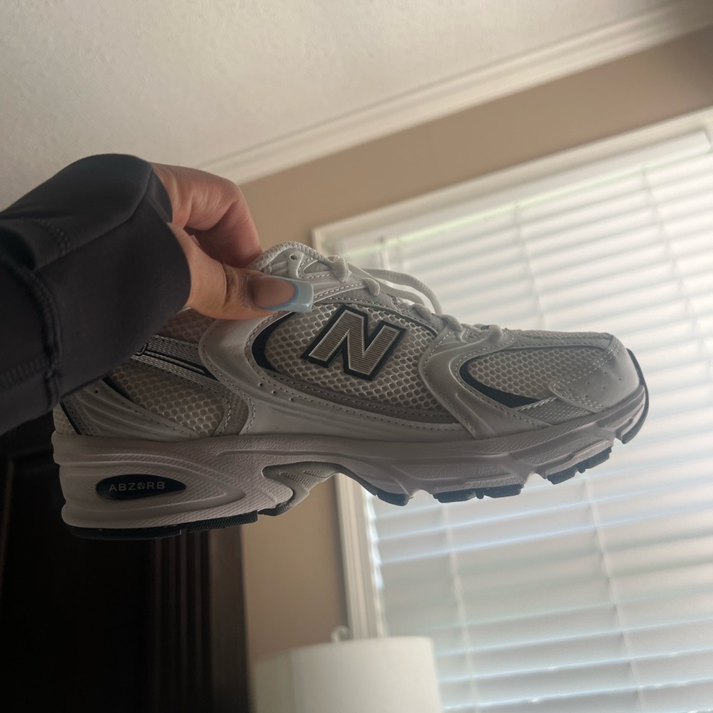 Never Worn, Authentic GOAT tag - Picture 2 of 3
